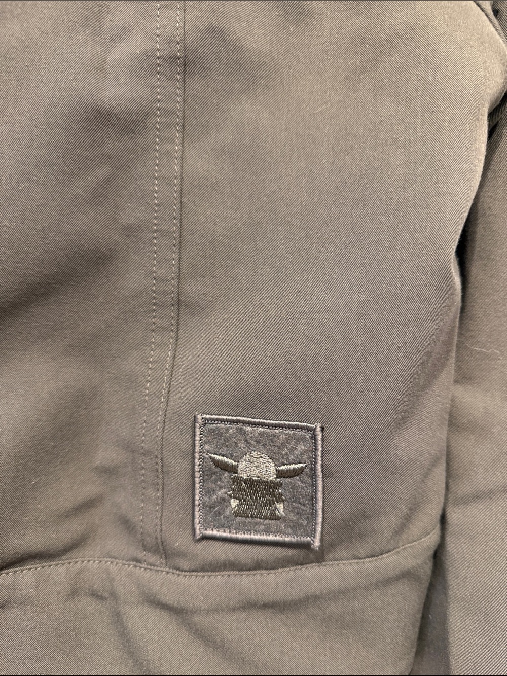 Figs Women’s Nevarro Dark Saber Scrub Jacket - Picture 4 of 4
